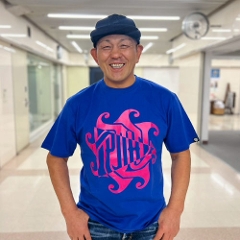 2026 PLAY Tee / BLUEx PINK